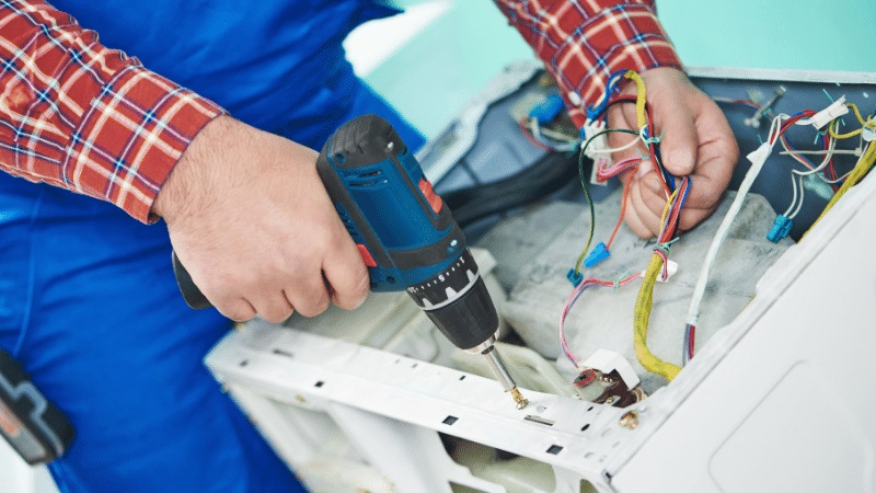 Gördes LG LG çamaşır makinesi kart tamiri – Su almama arızası orijinal parça ile giderildi. - Teknik servis örneği